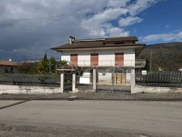 Villa Indipendente in vendita a Rocca D'evandro, Campania