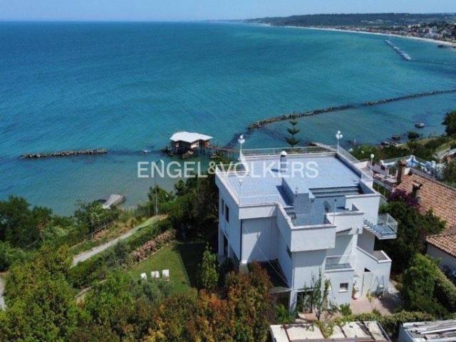 Villa Indipendente in vendita a Rocca San Giovanni, Abruzzo