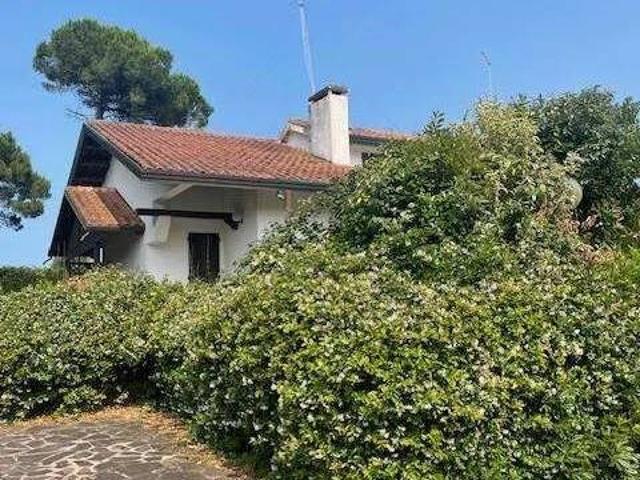 Villa Indipendente in vendita a Rosolina, Veneto