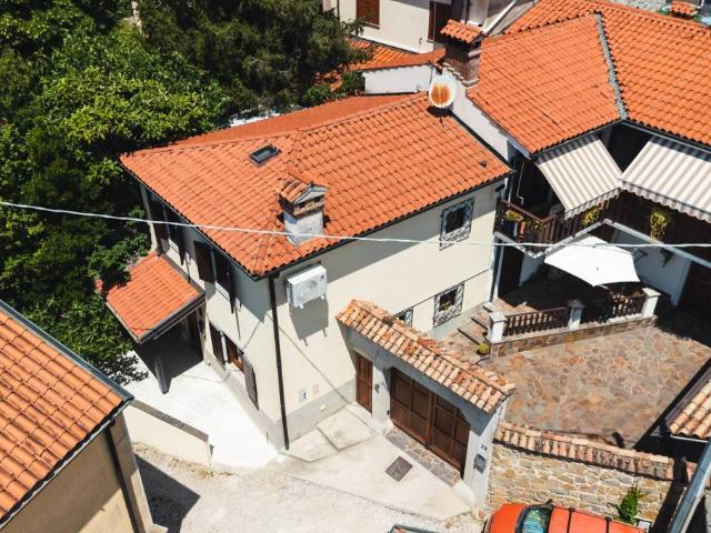Villa Indipendente in vendita a Log, San Dorligo della Valle / Dolina