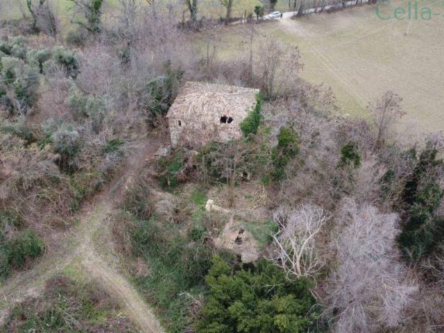 Villa Indipendente in vendita a Cessapalombo, Macerata