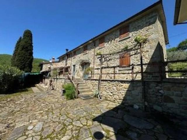 Villa Indipendente in vendita a Sambrona, Poppi
