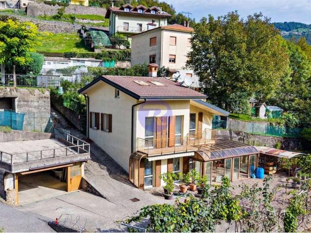 Villa Indipendente in vendita a Pregalleno, San Pellegrino Terme