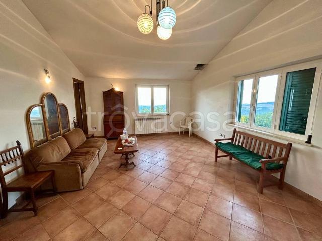 Villa Indipendente in vendita a Gualdo Cattaneo, Umbria