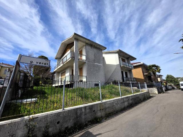 Villa Indipendente in vendita a Begoglio, Santa Maria della Versa
