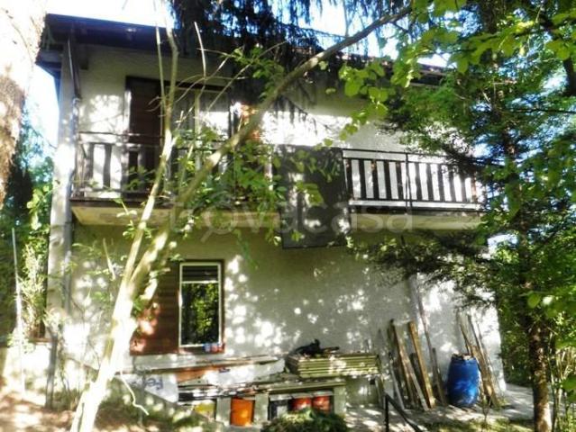 Villa Indipendente in vendita a Sant'omobono Imagna, Lombardia