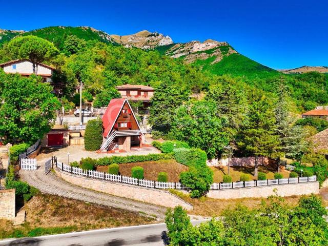 Villa Indipendente in vendita a Marche, Macerata