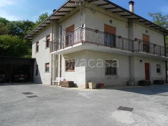 Villa Indipendente in vendita a Felcioni, Marche