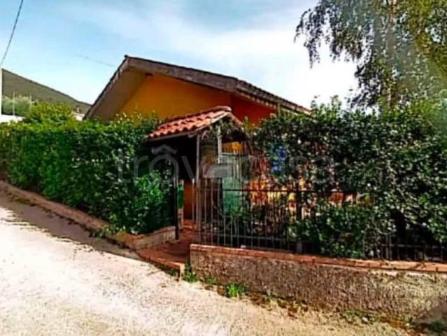 Villa Indipendente in vendita a Alatri, Lazio