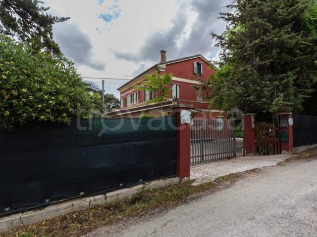 Villa Indipendente in vendita a Sant'Angelo, Marche