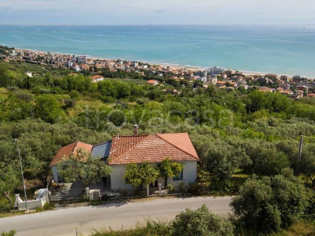 Villa Indipendente in vendita a San Silvestre, Silvi