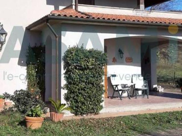 Villa Indipendente in vendita a Unione di Comuni Montani Colline del Fiora, Sorano