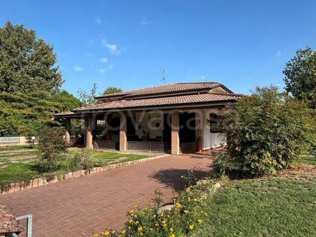 Villa Indipendente in vendita a Poldi, Casale