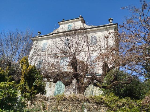 Villa Indipendente in vendita a Magognino, Stresa
