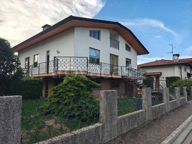 Villa Indipendente in vendita a Cavalicco / Cjavalì, Tavagnacco / Tavagnà