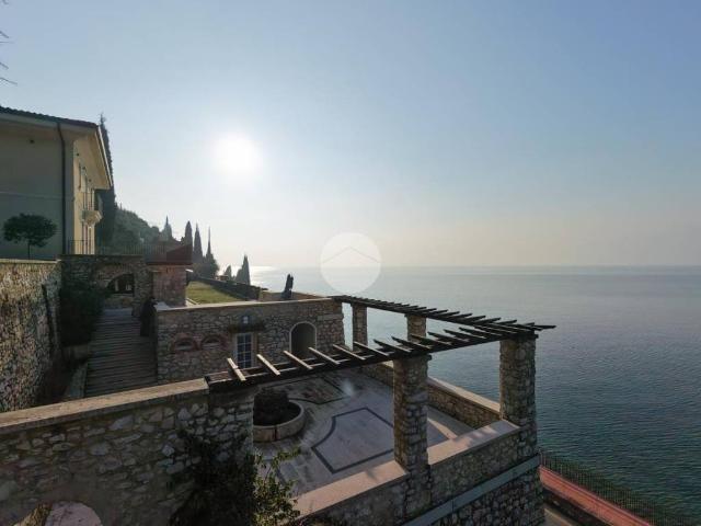 Villa Indipendente in vendita a Torri Del Benaco, Veneto