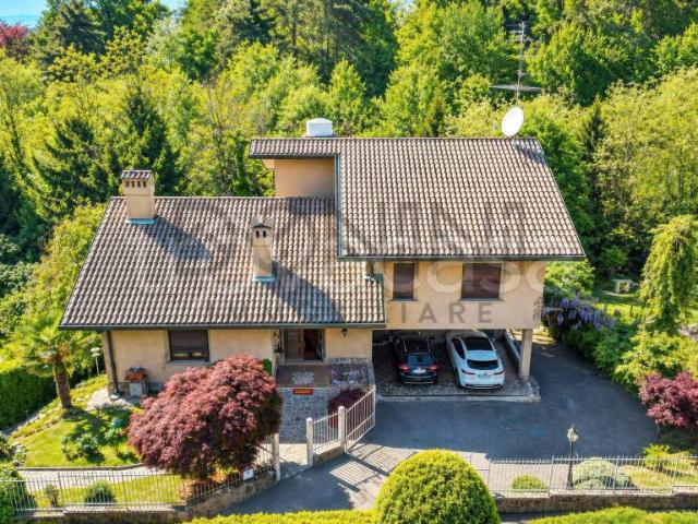Villa Indipendente in vendita a Pineta, Tradate
