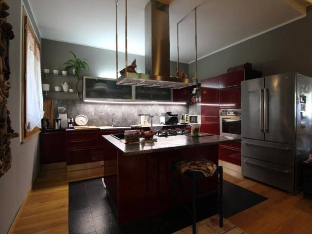 Villa Indipendente in vendita a Traversetolo, Reggio Emilia
