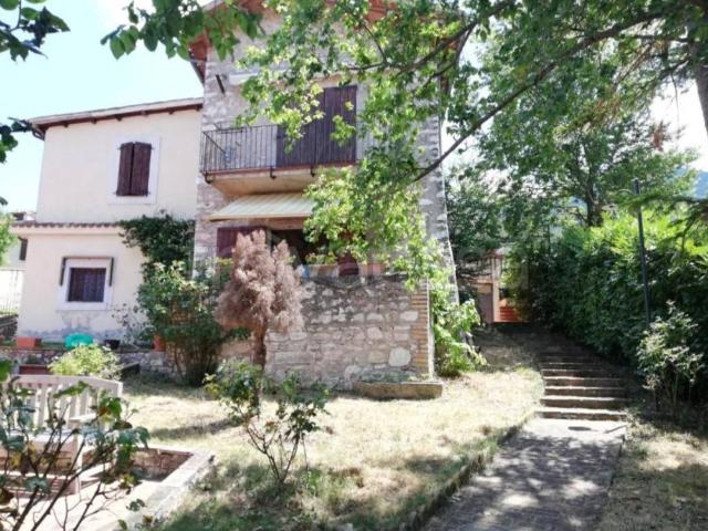 Villa Indipendente in vendita a Trevi, Umbria