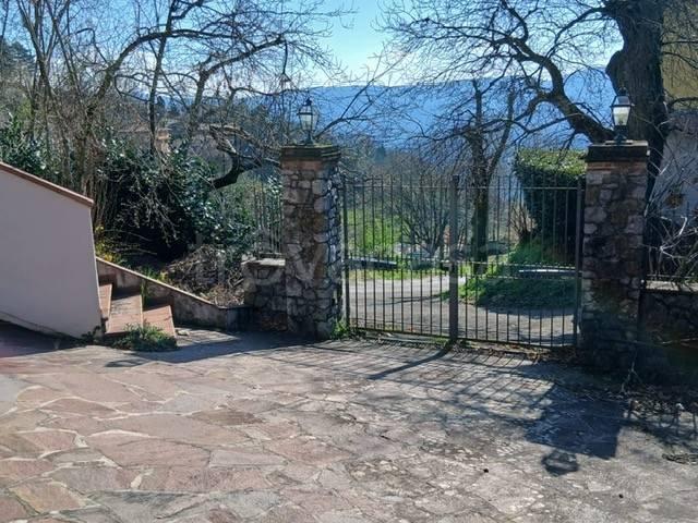 Villa Indipendente in vendita a Schignano, Vaiano