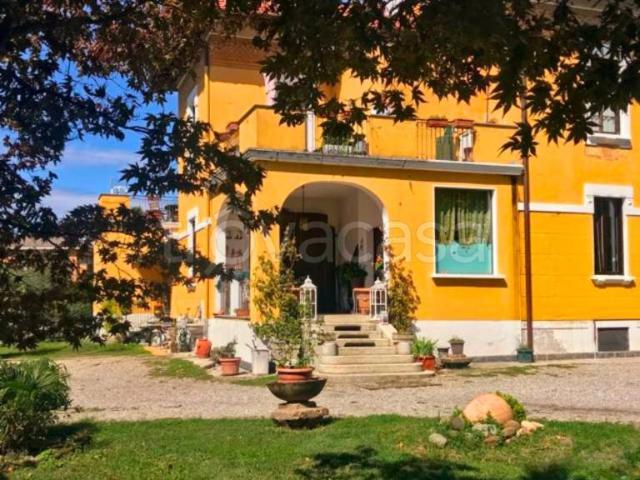 Villa Indipendente in vendita a Varese, Lombardia