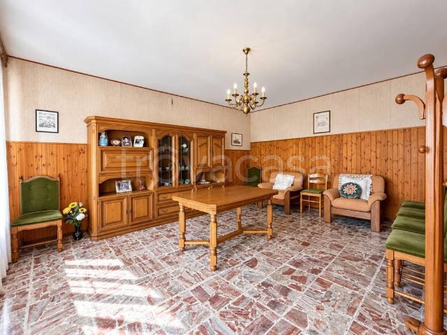 Villa Indipendente in vendita a Vezza d'Alba, Cuneo