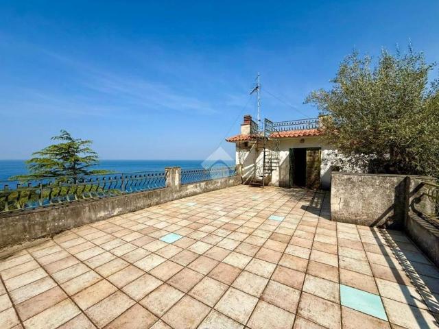 Villa Indipendente in vendita a Castellammare Di Stabia, Campania