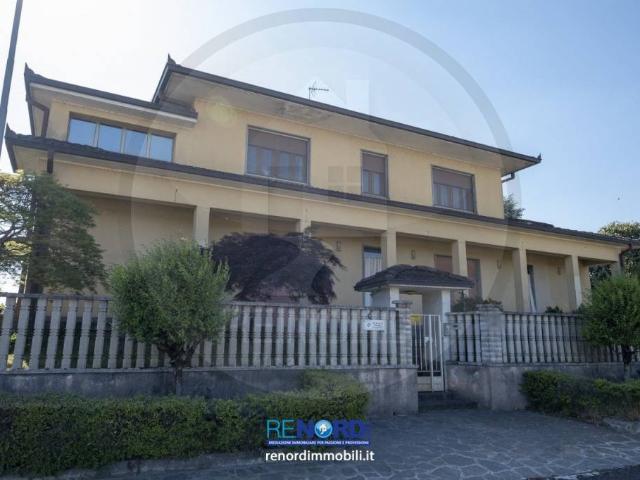 Villa Indipendente in vendita a Vistarino, Lombardia