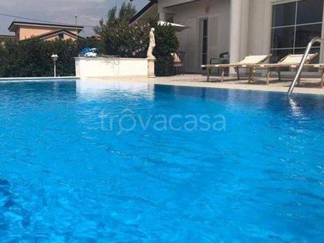 Villa Indipendente in vendita a Vitulazio, Campania