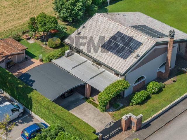 Villa Indipendente in vendita a Volongo, Lombardia