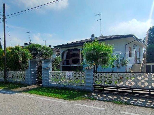 Villa Indipendente in vendita a Stienta, Veneto