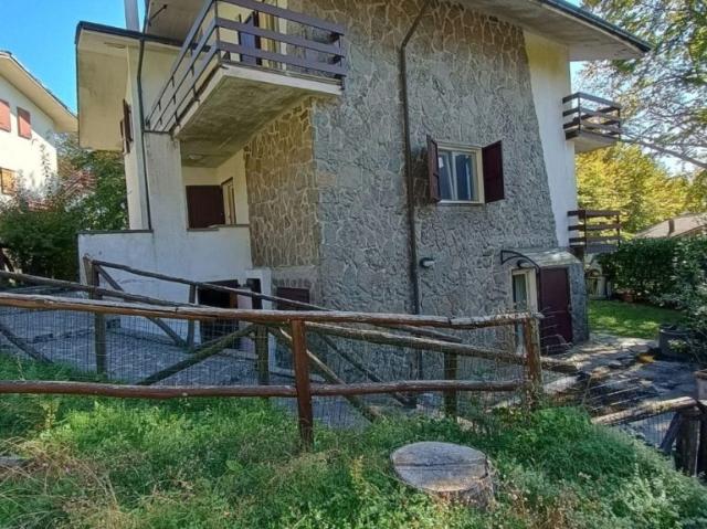 Villa Indipendente in vendita a Coloretta, Zeri