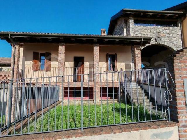 Villa Indipendente in vendita a Ziano Piacentino, Reggio Emilia