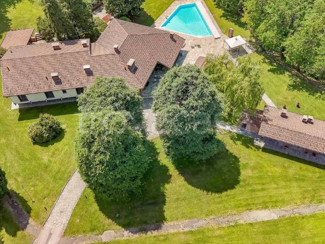 Villa Indipendente in vendita a Abbiategrasso, Lombardia