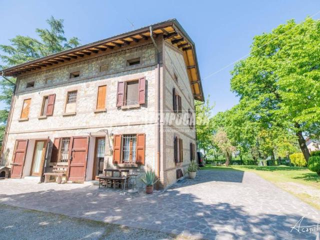 Villa Indipendente in vendita a Colline Matildiche, Re