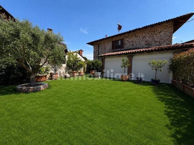 Villa Indipendente in vendita a Almenno San Salvatore, Bergamo