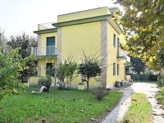 Villa Indipendente in vendita a Lido di Enea, Roma Capitale