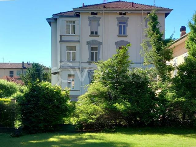 Villa Indipendente in vendita a Arcisate, Varese