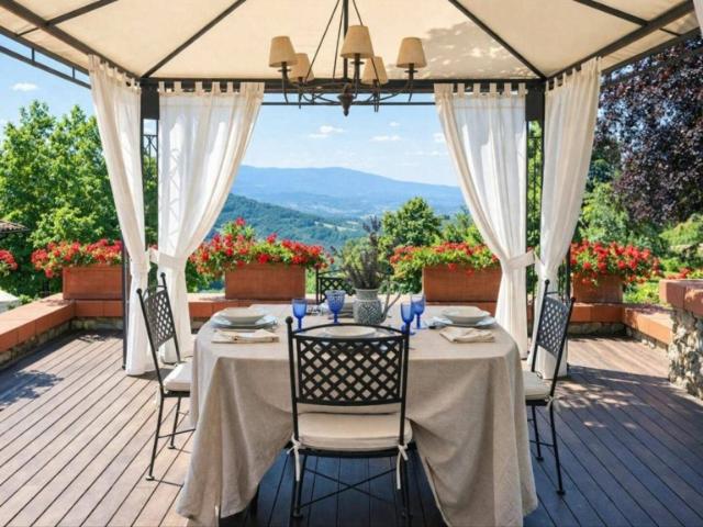 Villa Indipendente in vendita a Palazzo Del Pero, Toscana