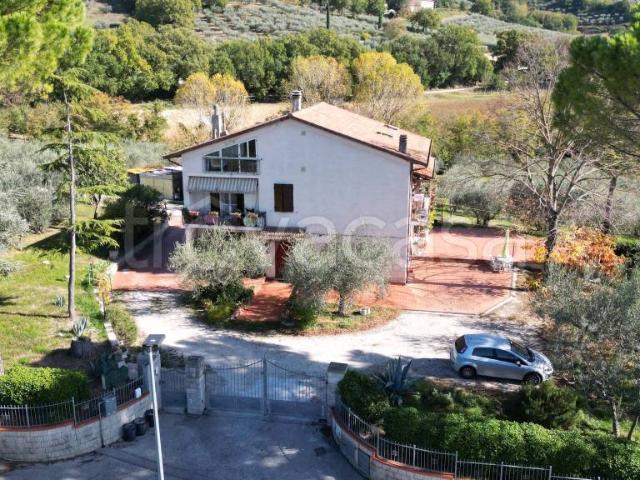 Villa Indipendente in vendita a Palazzo, Assisi