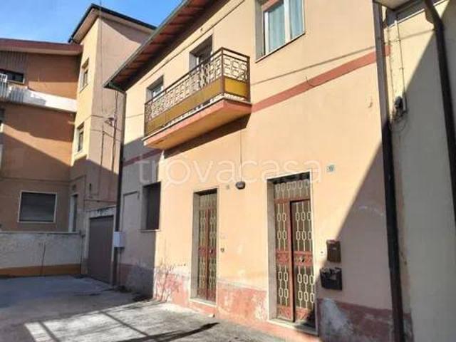 Villa Indipendente in vendita a Avezzano, Abruzzo