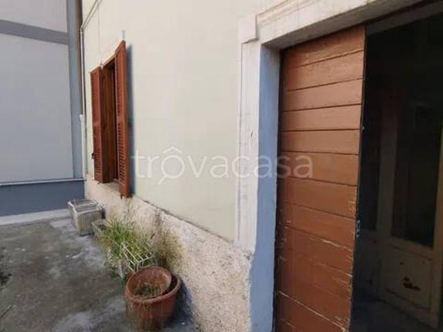 Villa Indipendente in vendita a Avezzano, Abruzzo