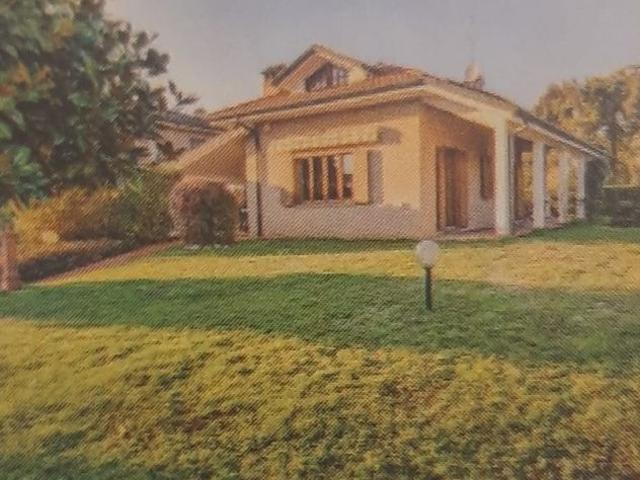Villa Indipendente in vendita a Cologno Monzese, Lombardia
