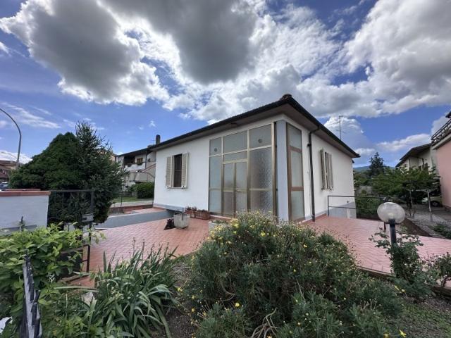 Villa Indipendente in vendita a Bivio Di Ravi, Toscana