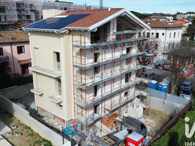 Appartamento in vendita a Desenzano Del Garda, Lombardia