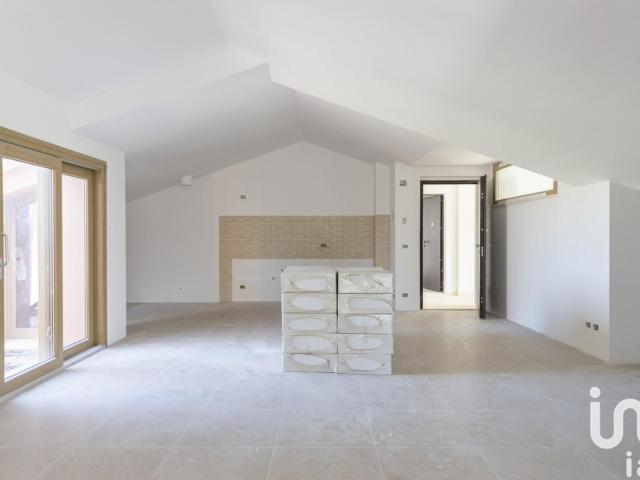 Appartamento in vendita a Contrada Molino Vecchio, Marche