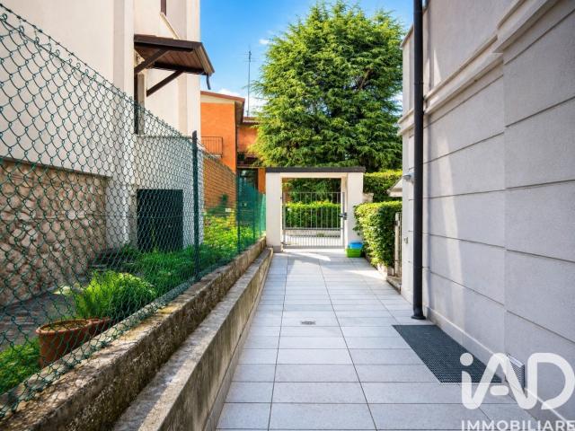 Appartamento in vendita a Desenzano Del Garda, Lombardia