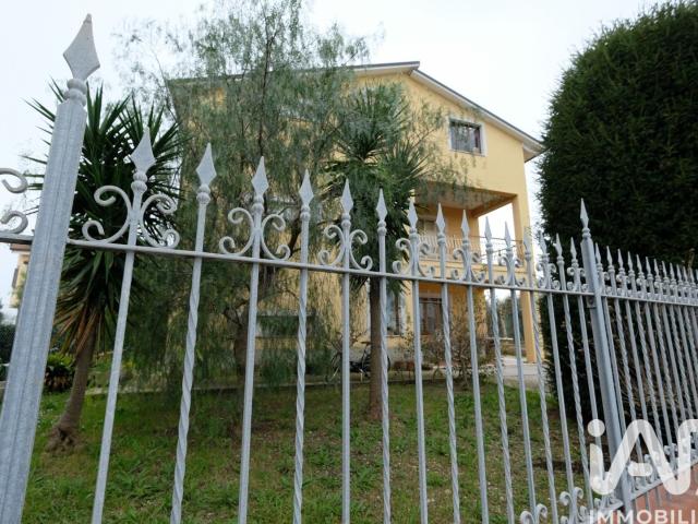 Casa in vendita a Ponte Ete, Marche