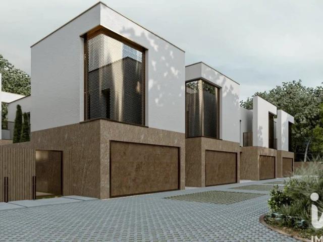 Casa in vendita a Carugo, Lombardia