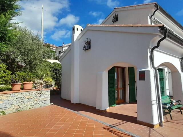 Casa in vendita a Tovo San Giacomo, Liguria